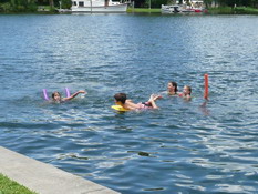 Alex, Patch, Stacy and Danielle keeping cool