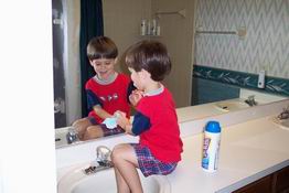 First class mirror cleaner