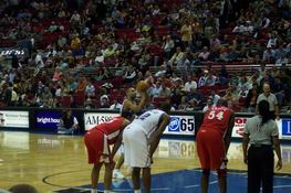 Grant Hill making a free throw - yes, our seats were THAT good!