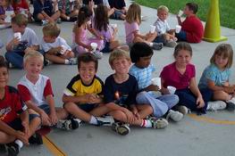 The poor kids were sooooooo hot!