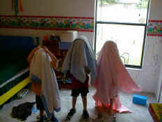 Oooooooooo!  Scary ghosts!