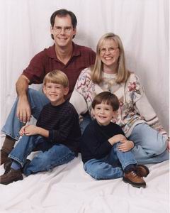2001-11-04-Family.JPG (47741 bytes)